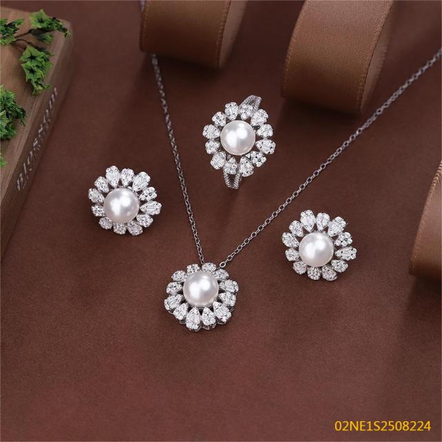 طقم عقد من الفضة الإسترليني عيار 925 مع اللؤلؤ