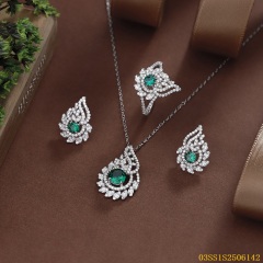 طقم قلادة من الفضة الإسترليني عيار 925 مرصعة بالزركون