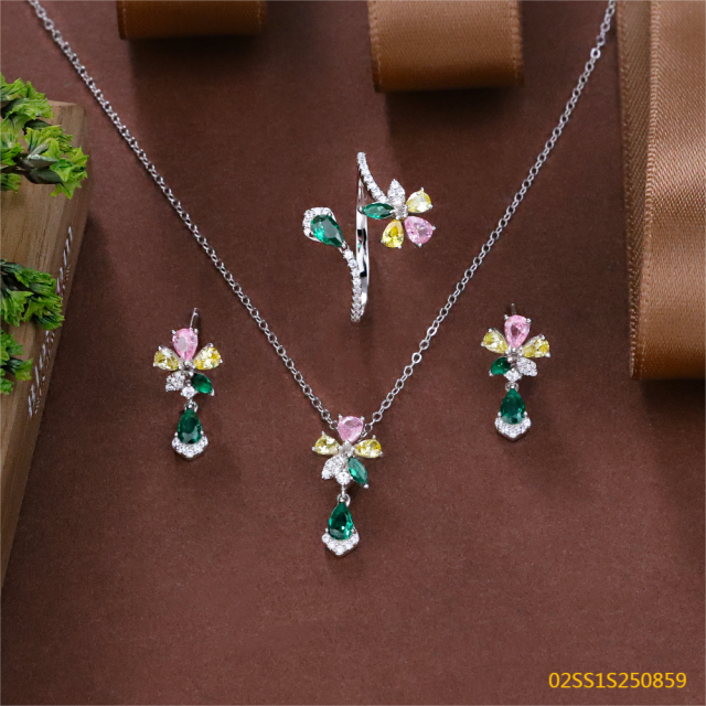 طقم قلادة من الفضة الإسترليني عيار 925 مرصعة بالزركون