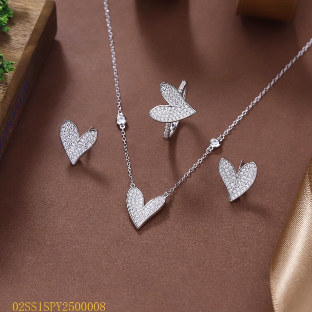 طقم قلادة من الفضة الإسترليني عيار 925 مرصعة بالزركون