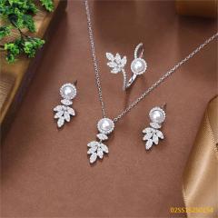 طقم عقد من الفضة الإسترليني عيار 925 مع اللؤلؤ