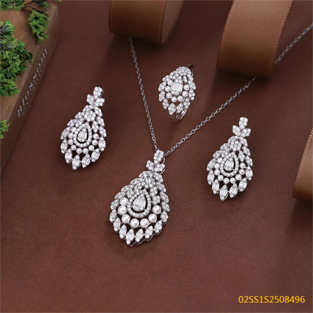 طقم عقد من الفضة الإسترليني عيار 925 مع اللؤلؤ