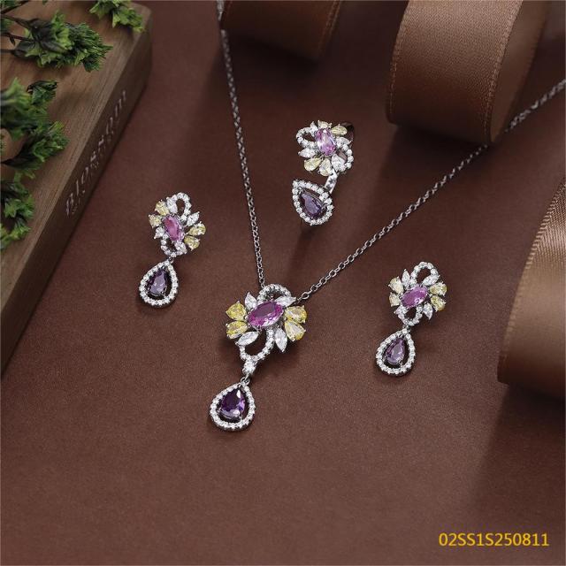 طقم قلادة من الفضة الإسترليني عيار 925 مرصعة بالزركون