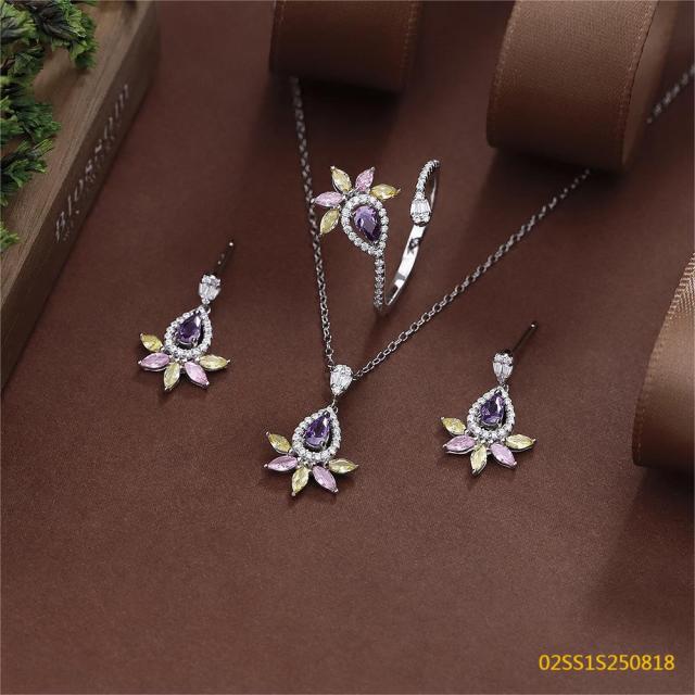 طقم قلادة من الفضة الإسترليني عيار 925 مرصعة بالزركون