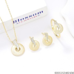 طقم قلادة من الفضة الإسترليني عيار 925 مطلية بالذهب ومرصعة بالزركون