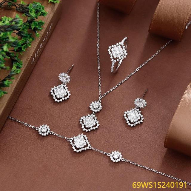 طقم مجوهرات مسائية من الفضة عيار 925 مرصع بالزركون