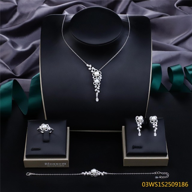 طقم مجوهرات من الفضة الإسترليني عيار 925 مع اللؤلؤ