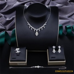 طقم مجوهرات مسائية من الفضة عيار 925 مرصع بالزركون