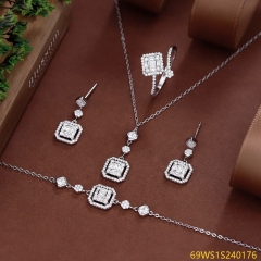 طقم مجوهرات مسائية من الفضة عيار 925 مرصع بالزركون
