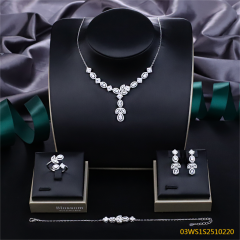 طقم مجوهرات مسائية من الفضة عيار 925 مرصع بالزركون