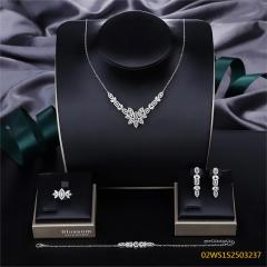 طقم مجوهرات مسائية من الفضة عيار 925 مرصع بالزركون
