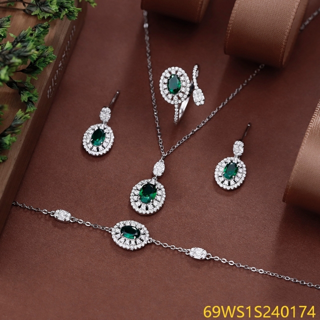طقم مجوهرات مسائية من الفضة عيار 925 مرصع بالزركون