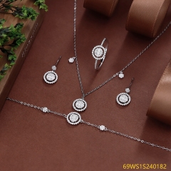 طقم مجوهرات مسائية من الفضة عيار 925 مرصع بالزركون