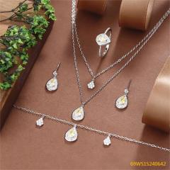 طقم مجوهرات مسائية من الفضة عيار 925 مرصع بالزركون