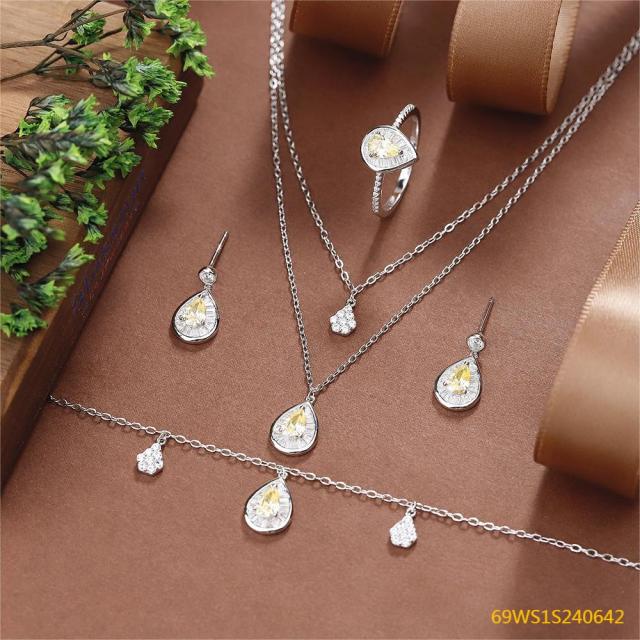 طقم مجوهرات مسائية من الفضة عيار 925 مرصع بالزركون