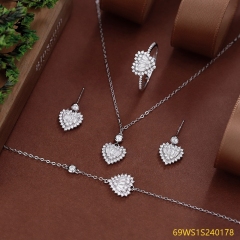 طقم مجوهرات مسائية من الفضة عيار 925 مرصع بالزركون