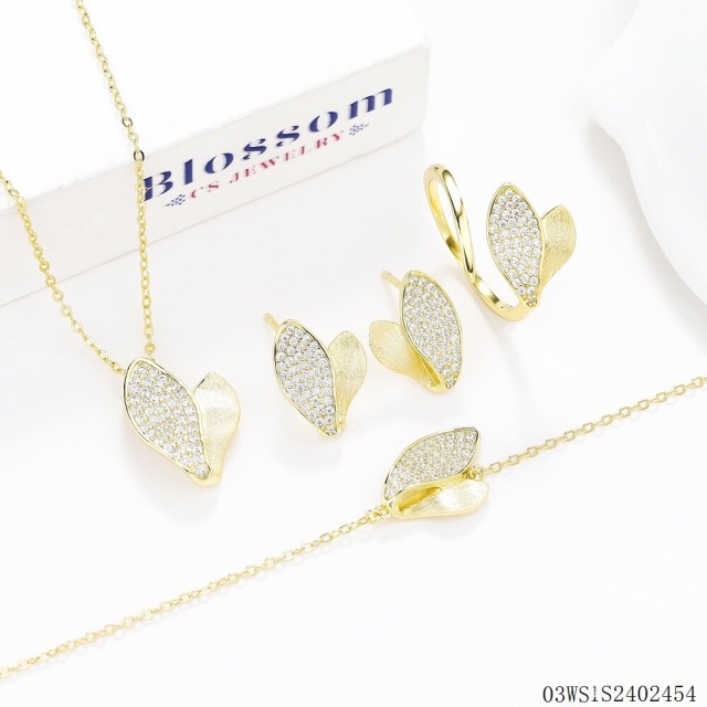 طقم مجوهرات من الفضة الإسترليني عيار 925 مطلي بالذهب