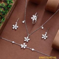 طقم مجوهرات مسائية من الفضة عيار 925 مرصع بالزركون