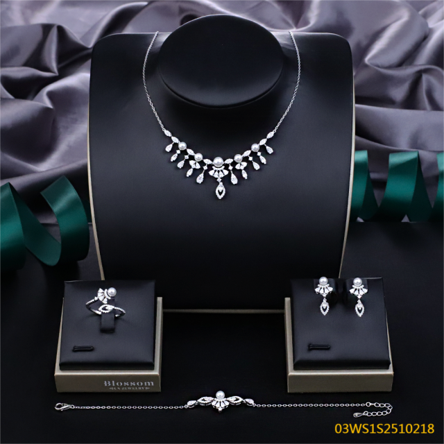 طقم مجوهرات من الفضة الإسترليني عيار 925 مع اللؤلؤ