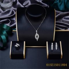 طقم مجوهرات من سلسلة رفيعة من الفضة عيار 925