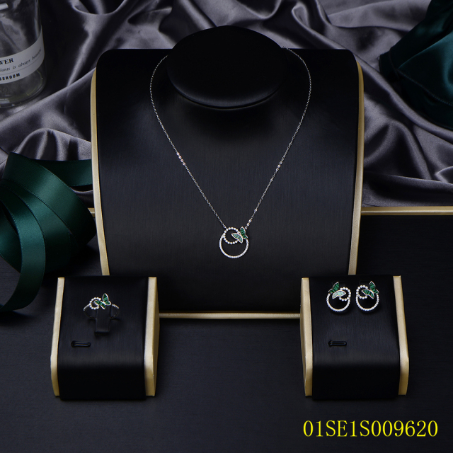 طقم مجوهرات من سلسلة رفيعة من الفضة عيار 925