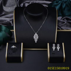 طقم مجوهرات من سلسلة رفيعة من الفضة عيار 925