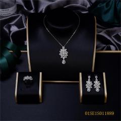 طقم مجوهرات من سلسلة رفيعة من الفضة عيار 925