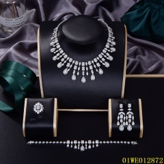 مجموعة مجوهرات الزركون بالجملة