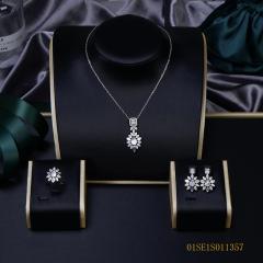 طقم مجوهرات من سلسلة رفيعة من الفضة عيار 925