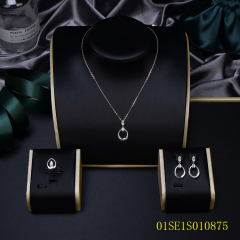 طقم مجوهرات من سلسلة رفيعة من الفضة عيار 925