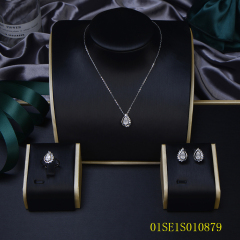 طقم مجوهرات من سلسلة رفيعة من الفضة عيار 925