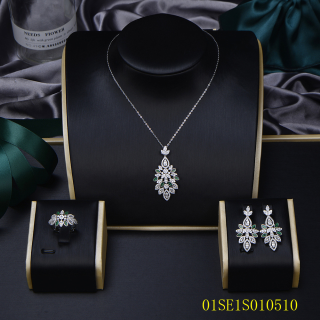 طقم مجوهرات من سلسلة رفيعة من الفضة عيار 925