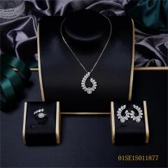 طقم مجوهرات من سلسلة رفيعة من الفضة عيار 925