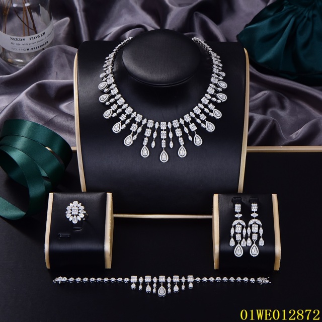 مجموعة مجوهرات الزركون بالجملة