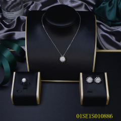طقم مجوهرات من سلسلة رفيعة من الفضة عيار 925