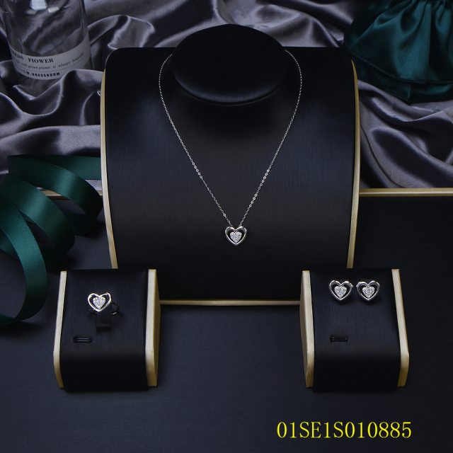طقم مجوهرات من سلسلة رفيعة من الفضة عيار 925