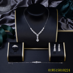 طقم مجوهرات من سلسلة رفيعة من الفضة عيار 925