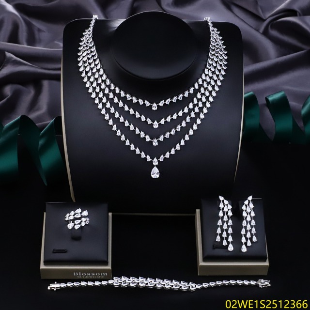 طقم مجوهرات زفاف عصري من الزركون