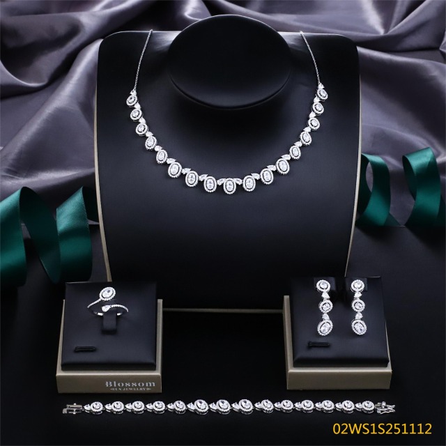 طقم مجوهرات زفاف عصري من الزركون