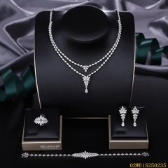 طقم مجوهرات زفاف عصري من الزركون