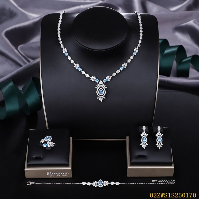 طقم مجوهرات زفاف عصري من الزركون