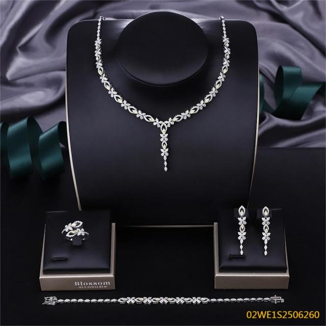 طقم مجوهرات زفاف عصري من الزركون