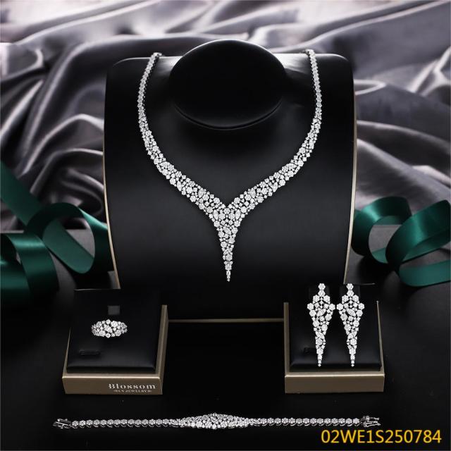 طقم مجوهرات زفاف عصري من الزركون