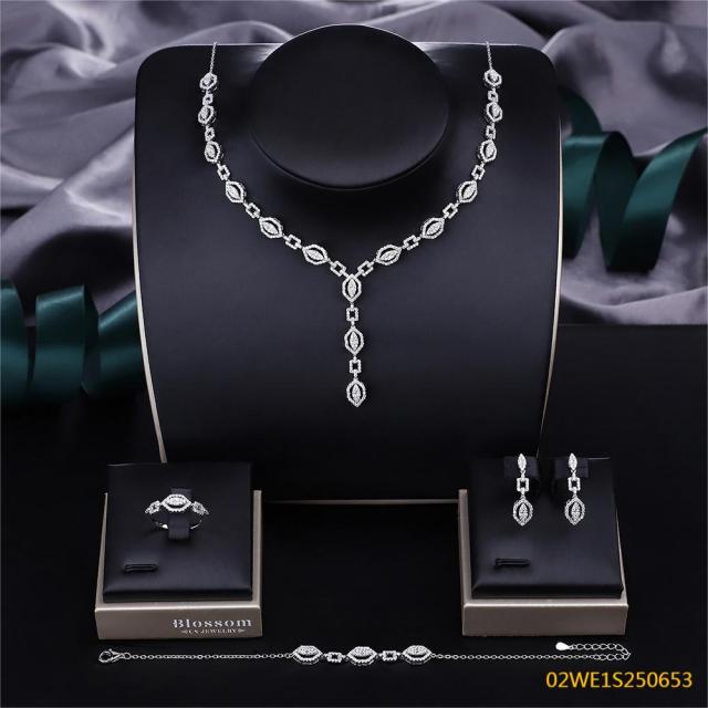 طقم مجوهرات زفاف عصري من الزركون