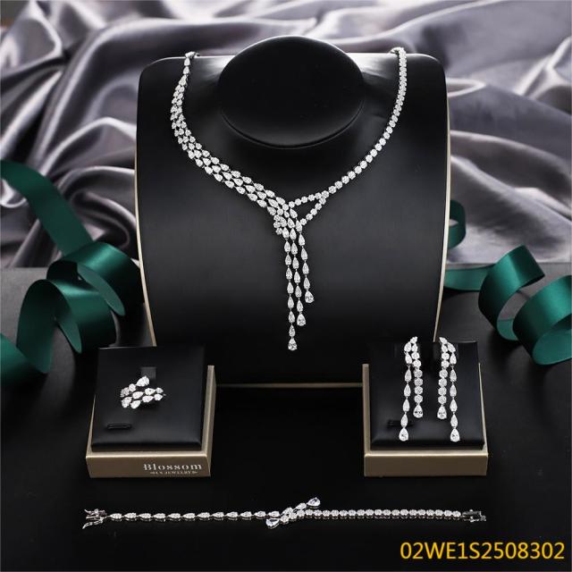 طقم مجوهرات زفاف عصري من الزركون