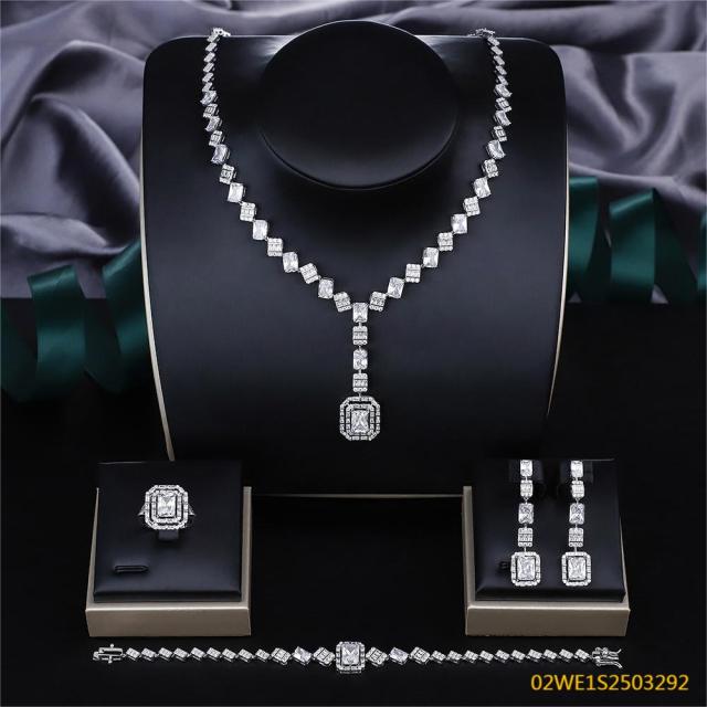طقم مجوهرات زفاف عصري من الزركون