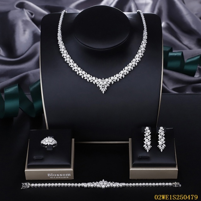 طقم مجوهرات زفاف عصري من الزركون