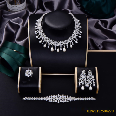 طقم مجوهرات زفاف عصري من الزركون