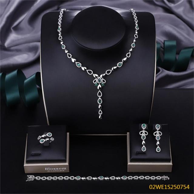 طقم مجوهرات زفاف عصري من الزركون