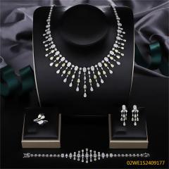 طقم مجوهرات زفاف عصري من الزركون